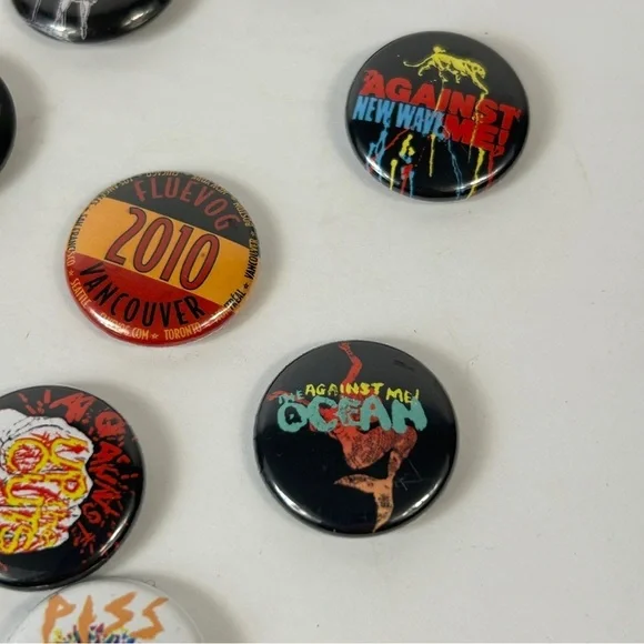 Buttons Collection with Colorful Designs - Picture 5 of 7